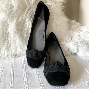 Stuart Weitzman Black Suede Kitten Heels Sz 7 EUC